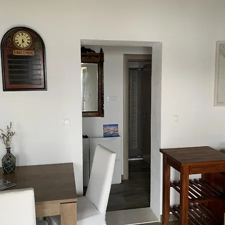 By The Sea - 20032 Daire